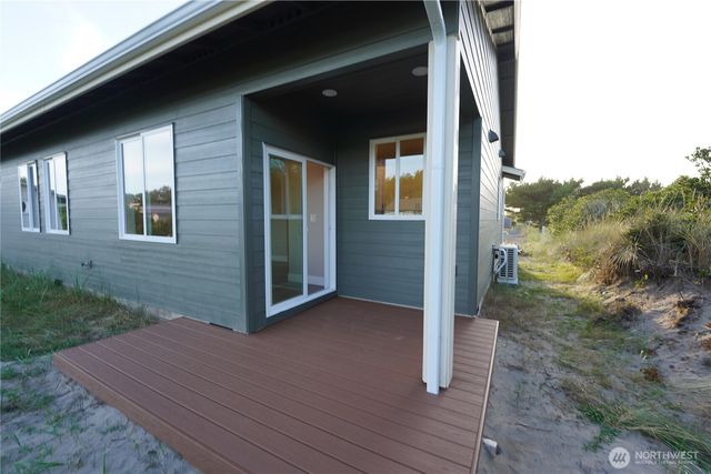 30410 H Street, Ocean Park, WA 98640