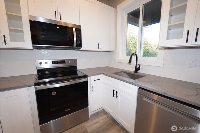 30410 H Street, Ocean Park, WA 98640