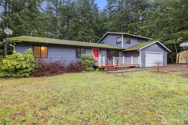 8188 Graystone Way NW, Silverdale, WA 98383