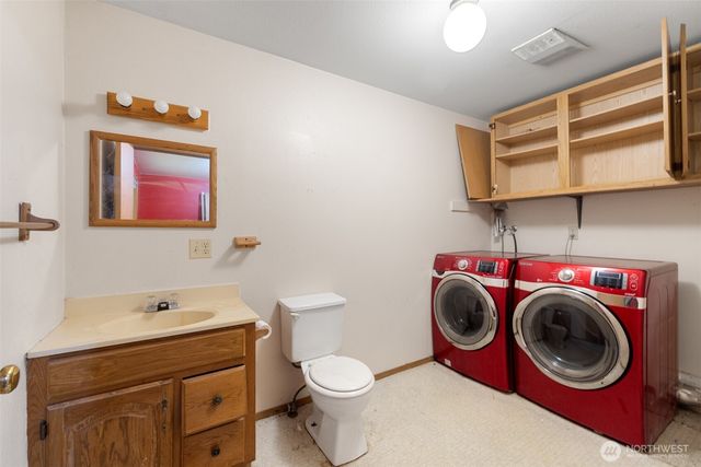 8188 Graystone Way NW, Silverdale, WA 98383