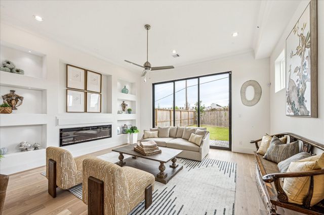 1008 Golden Nectar, Houston, TX 77008