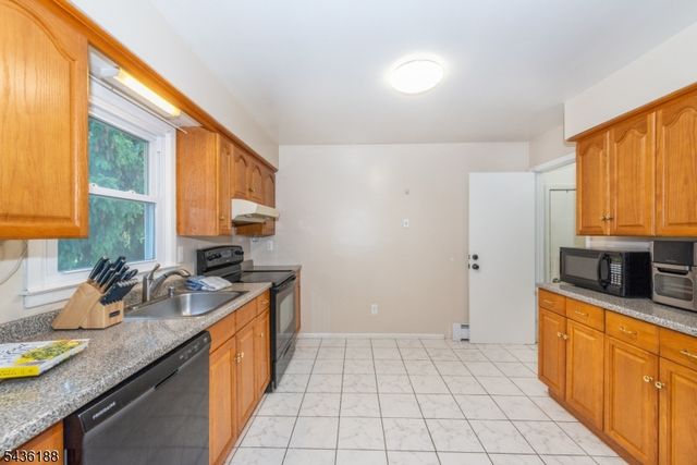 114 Mountain Rd, Rockaway Twp., NJ 07866