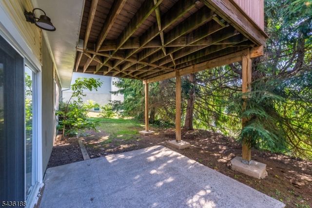114 Mountain Rd, Rockaway Twp., NJ 07866