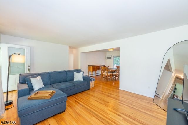 114 Mountain Rd, Rockaway Twp., NJ 07866