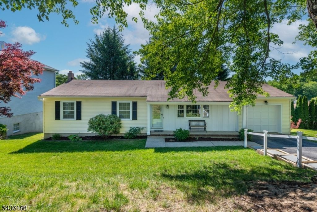 114 Mountain Rd, Rockaway Twp., NJ 07866
