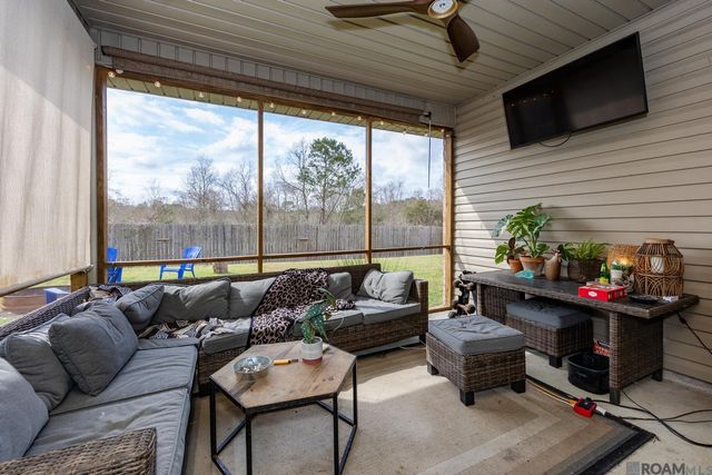 31019 Lake Spring Dr, Walker, LA 70785