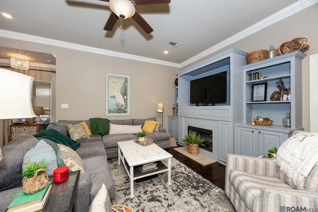 31019 Lake Spring Dr, Walker, LA 70785