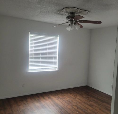 2018 S Center Street, Arlington, TX 76010