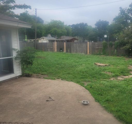 2018 S Center Street, Arlington, TX 76010