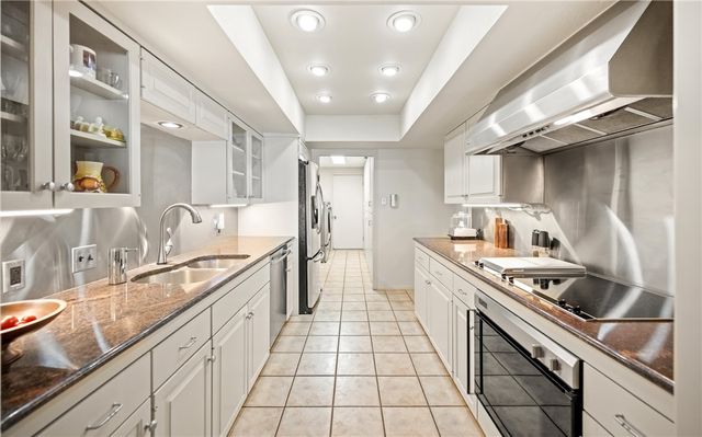 4270 Ocean Dr 7, Corpus Christi, TX 78411