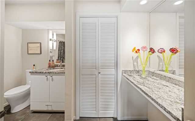 4270 Ocean Dr 7, Corpus Christi, TX 78411