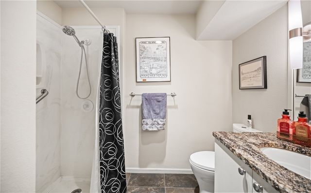 4270 Ocean Dr 7, Corpus Christi, TX 78411