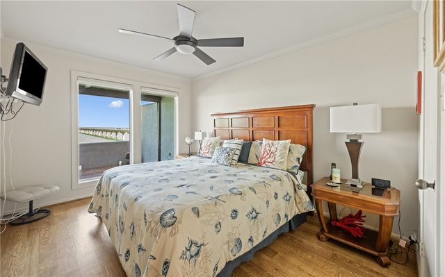 4270 Ocean Dr 7, Corpus Christi, TX 78411