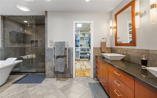 4270 Ocean Dr 7, Corpus Christi, TX 78411