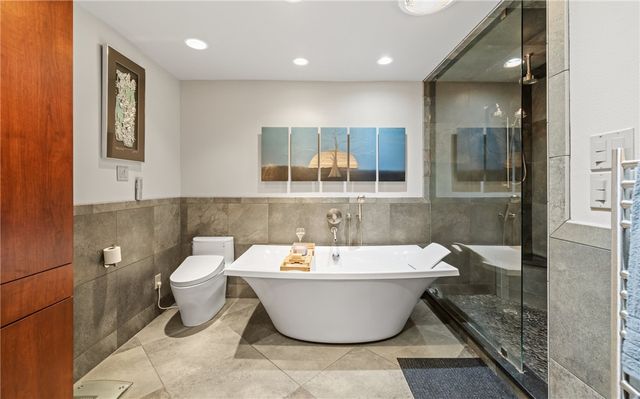 4270 Ocean Dr 7, Corpus Christi, TX 78411