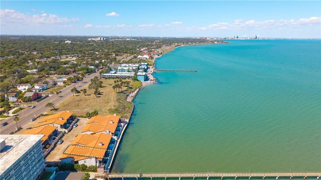 4270 Ocean Dr 7, Corpus Christi, TX 78411