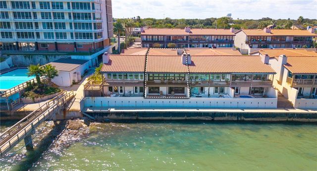 4270 Ocean Dr 7, Corpus Christi, TX 78411