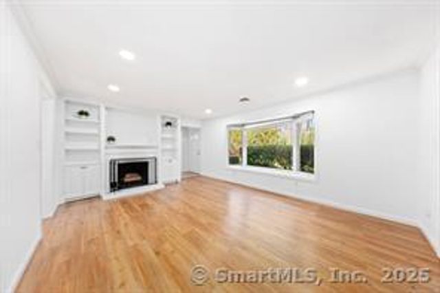 1 Woods Grove Road, Westport, CT 06880