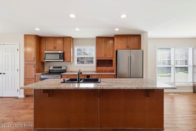 11200 Hammond Dr, Louisville, KY 40241