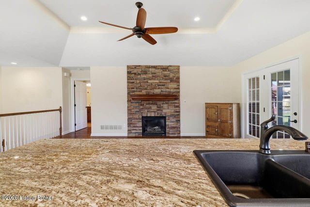 11200 Hammond Dr, Louisville, KY 40241