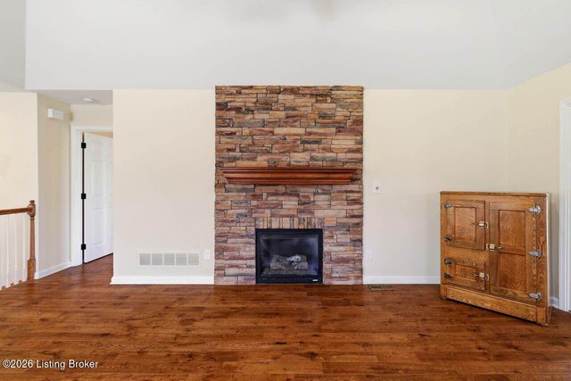 11200 Hammond Dr, Louisville, KY 40241