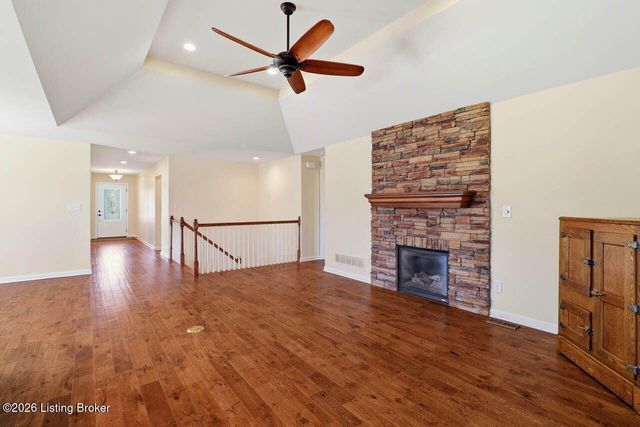 11200 Hammond Dr, Louisville, KY 40241