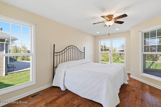 11200 Hammond Dr, Louisville, KY 40241