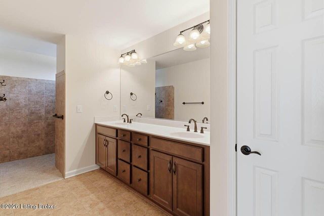 11200 Hammond Dr, Louisville, KY 40241