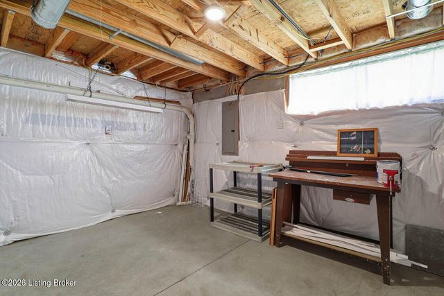 11200 Hammond Dr, Louisville, KY 40241