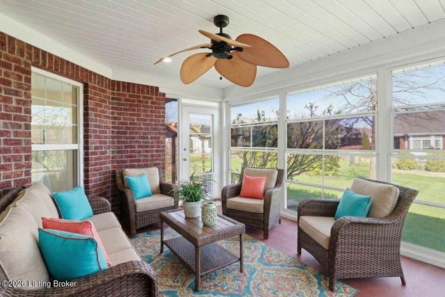 11200 Hammond Dr, Louisville, KY 40241