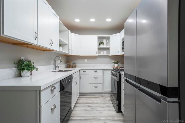 4242 Loma Riviera, San Diego, CA 92110