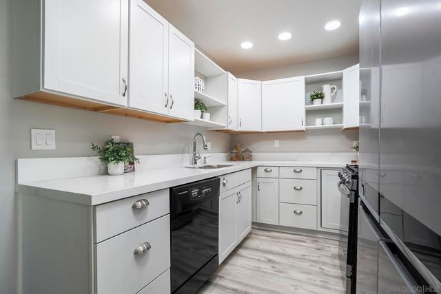 4242 Loma Riviera, San Diego, CA 92110