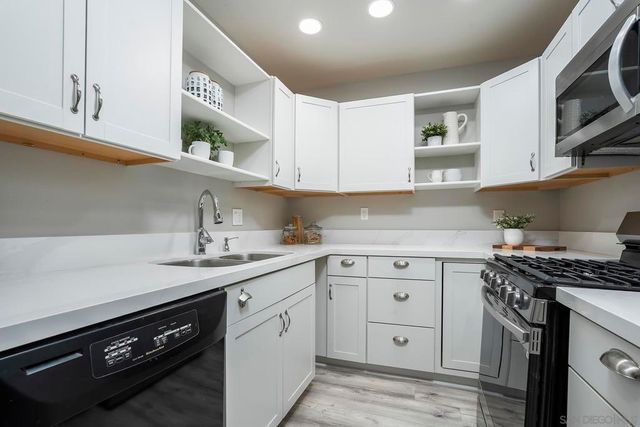 4242 Loma Riviera, San Diego, CA 92110