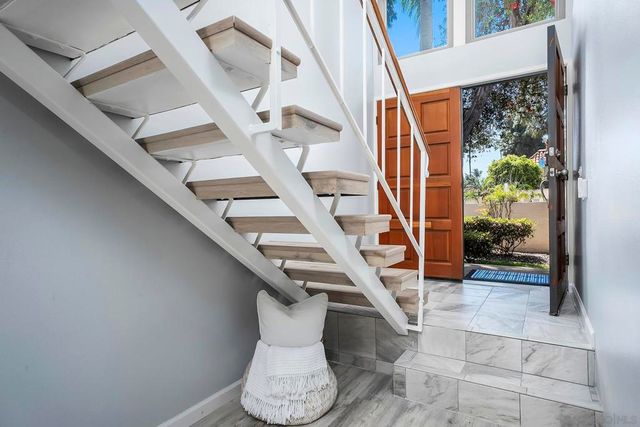 4242 Loma Riviera, San Diego, CA 92110