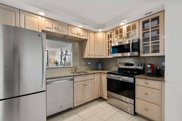 77 Adams St 1206, Quincy, MA 02169
