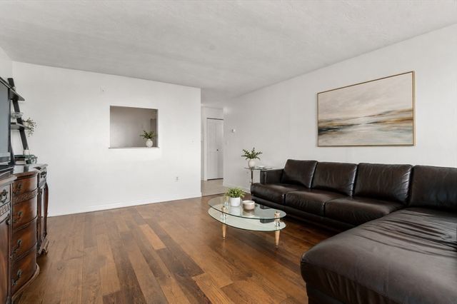77 Adams St 1206, Quincy, MA 02169
