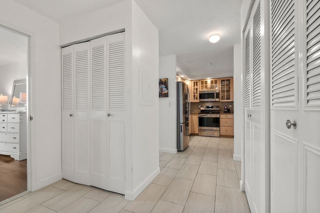 77 Adams St 1206, Quincy, MA 02169
