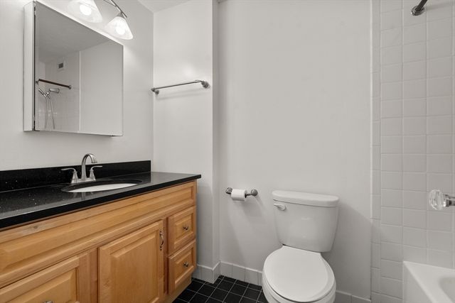 77 Adams St 1206, Quincy, MA 02169