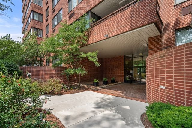 77 Adams St 1206, Quincy, MA 02169