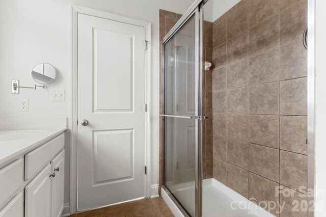 915 Gracie Way, Charlotte, NC 28204