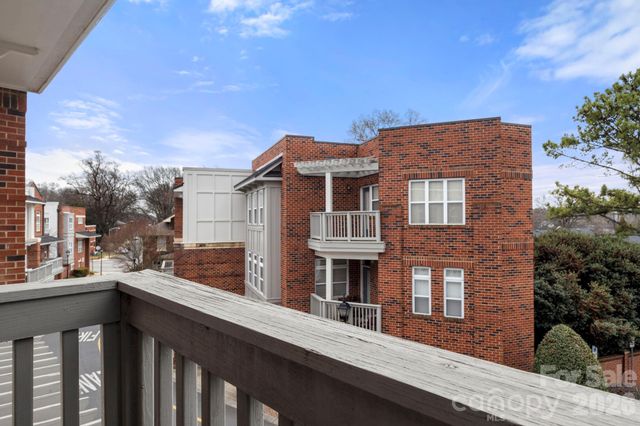 915 Gracie Way, Charlotte, NC 28204