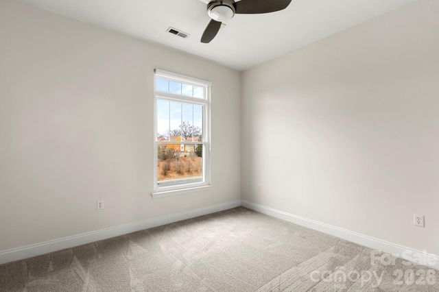 915 Gracie Way, Charlotte, NC 28204