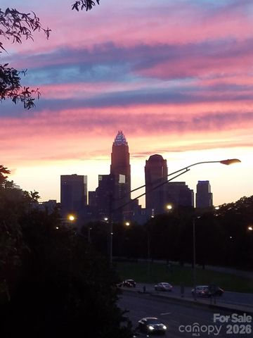 915 Gracie Way, Charlotte, NC 28204