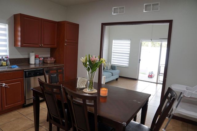 3024 NW 30th Way, Oakland Park, FL 33311