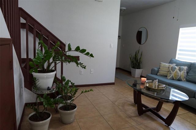 3024 NW 30th Way, Oakland Park, FL 33311