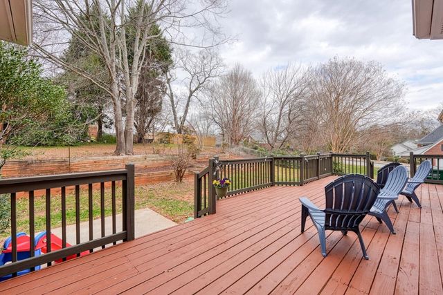 225 W Killarney Lake, Moore, SC 29369