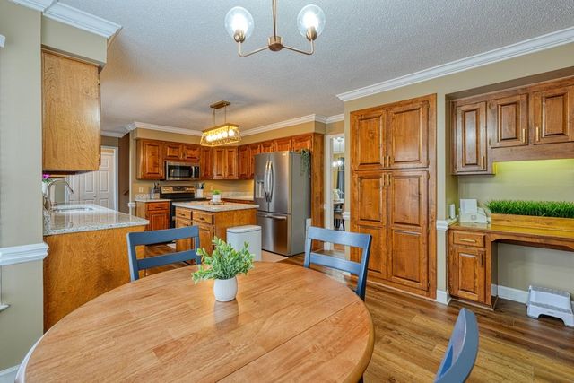 225 W Killarney Lake, Moore, SC 29369