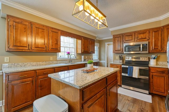 225 W Killarney Lake, Moore, SC 29369