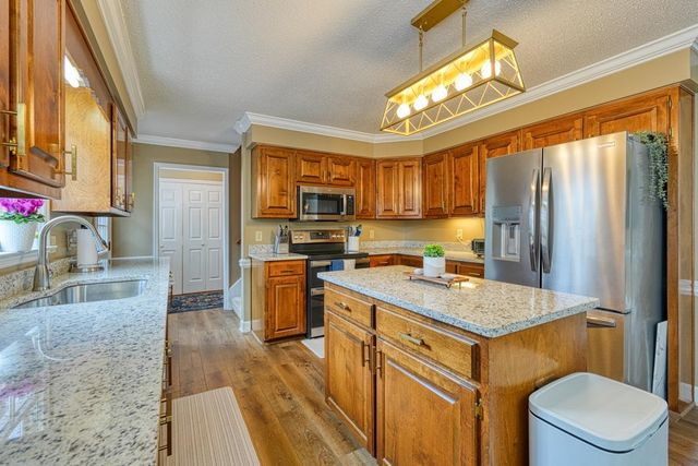 225 W Killarney Lake, Moore, SC 29369