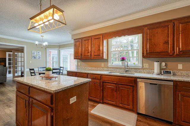 225 W Killarney Lake, Moore, SC 29369